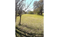 E Navarro St, Llano, TX 78643