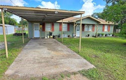 610 E Division Street, Edna, TX 77957