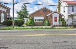 625 E MAIN Street, HEGINS, PA 17938