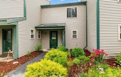 17 Hideaway Lane, Williston, VT 05495