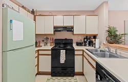 7631 Edinborough Way, Edina, MN 55435