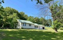 464 N Main Street, Salem, AR 72576