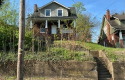 521 Riverland Rd SE, Roanoke, VA 24014