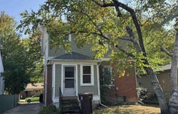 7301 Henry, Center Line, MI 48015