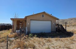 138 4th Avenue, Yerington, NV 89447