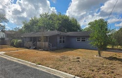 2001 E Forrest Street, Victoria, TX 77901