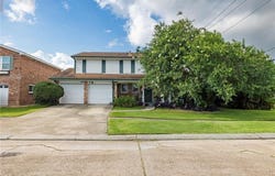 801 GINETTE Drive, Gretna, LA 70056