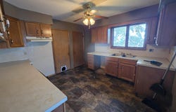 803 6TH ST, Sheldon, IA 51201