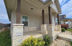 511 Pulitzer Dr, Hutto, TX 78634