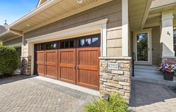 8752 Lake Riley Drive, Chanhassen, MN 55317