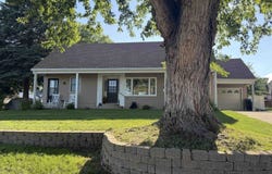 1115 Falcon Dr., Hawarden, IA 51023