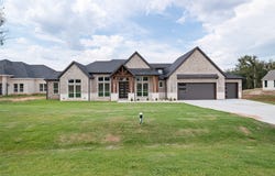 2300 Candlestick Drive, Granbury, TX 76049