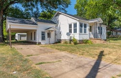 1019 E Main ST, Paris, AR 72855