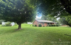 314 Old Virginia Road, Jefferson, NC 28640