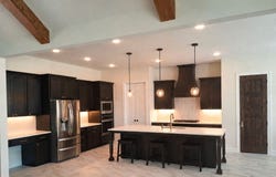 Malone Dr, Devine, TX 78016