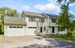 27 Maple St, Carlisle, MA 01741