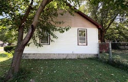 252 Austin Avenue, Flora, IL 62839
