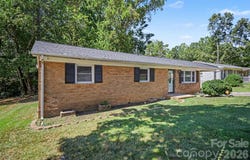 829 Vancouver Lane, Gastonia, NC 28052