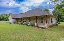 5823 Genoa Rd, Texarkana, AR 71854