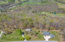 195 Kennedys Lp, LaFollette, TN 37766