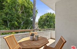 911 N Kings Rd, West Hollywood, CA 90069