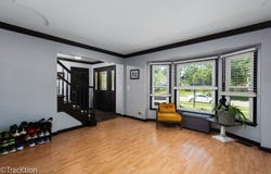 360 Lakeview Drive, Aurora, IL 60506