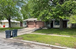 1005 E 7th Street, Pittsburg, KS 66762