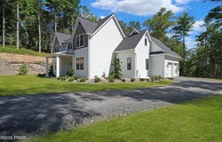 9 Gary Lane, Milford, PA 18337