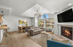 6031 E Mountain Oaks Drive, Flagstaff, AZ 86004