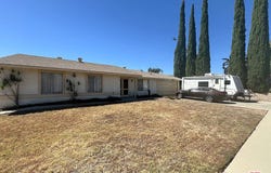 837 W Fontlee Ln, Bloomington, CA 92316