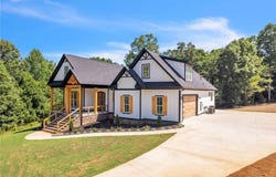 574 Paramount Drive, Seneca, SC 29678