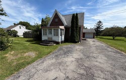 1036 Saunders Sett Road, Lewiston, NY 14305