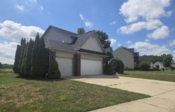 33445 Bay Hill Drive, Romulus, MI 48174