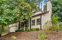 7289 GLACIER Dr, Springfield, OR 97477
