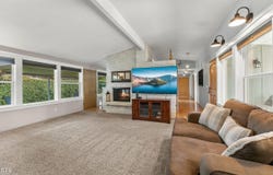 910 Crown Avenue, Central Point, OR 97502