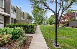 11172 FOREST EDGE Drive, RESTON, VA 20190