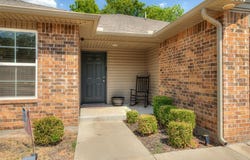 827 Highgarden Circle, Noble, OK 73068