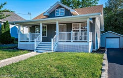 17 Washington Avenue, Leonardo, NJ 07737