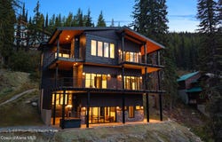 37 Crystal Ct, Sandpoint, ID 83864