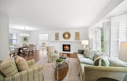 541 Dundee Road, Glencoe, IL 60022