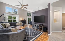 347 Gladstone Lane, Elgin, IL 60120