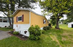 20 Windsor Dr, Westbrook, ME 04092