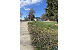 101 Main Ave, Garretson, SD 57030
