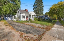 722 Lake Street, Saugatuck, MI 49453