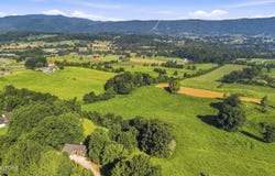 770 Mount Paran Rd, Jacksboro, TN 37757