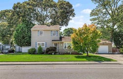 64 W Laurel Dr, Somers Point, NJ 08244