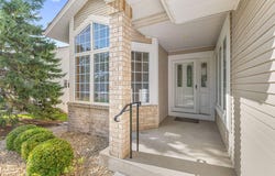 16505 42nd Avenue N, Plymouth, MN 55446