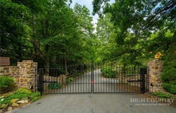 Red Wolf lot: 24, Blowing Rock, NC 28605