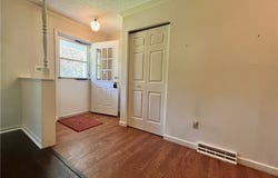 12 Surrey Lane, Geneva, OH 44041