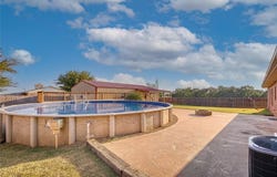 200 E Tenth Street, Leedey, OK 73654